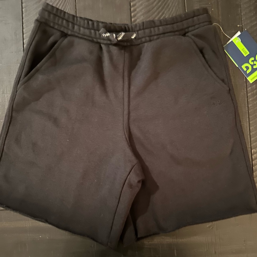 DSG Boys Everyday shorts size M, black. NWT